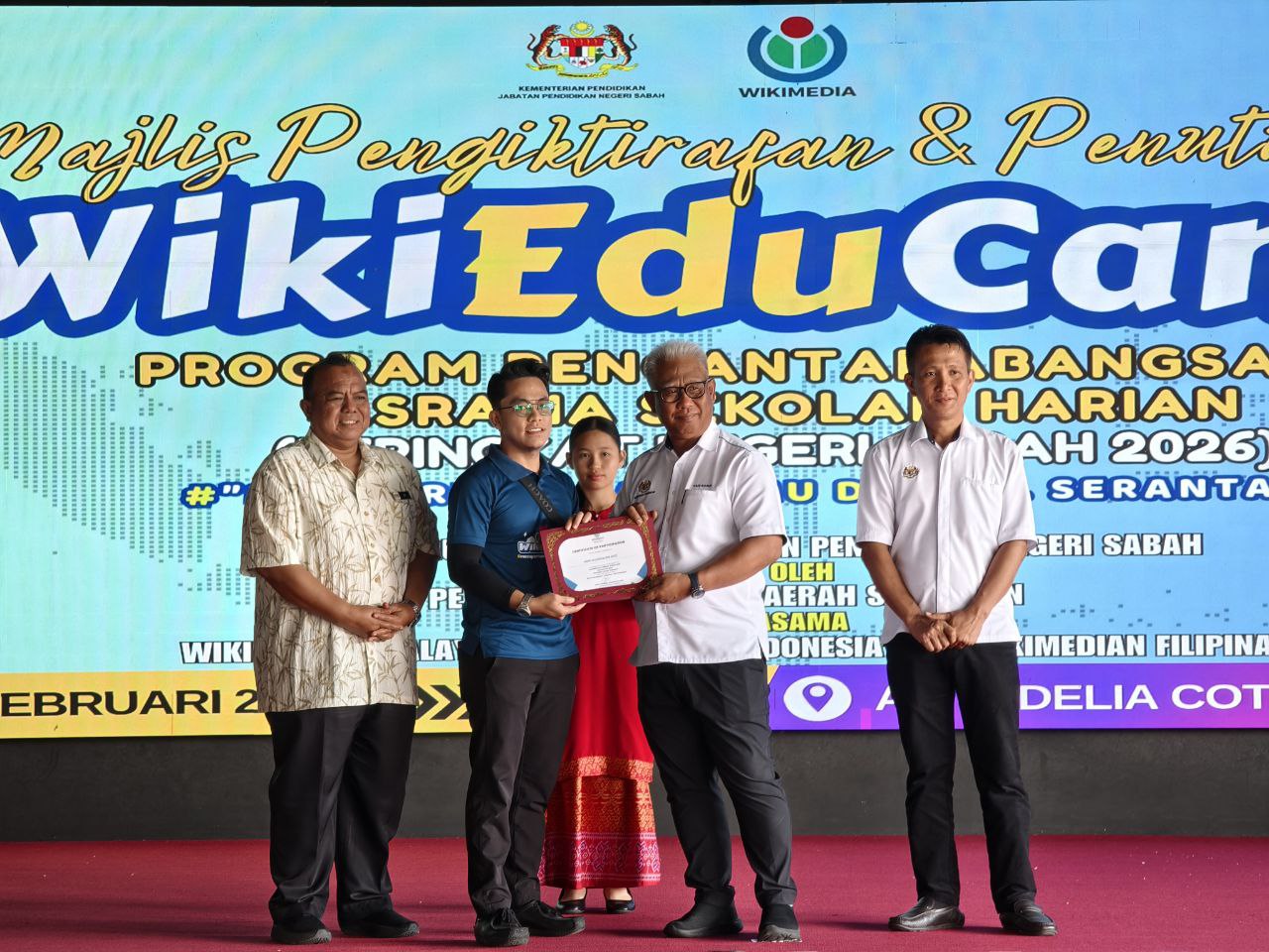 Penyampaian sijil program Wiki EduCamp